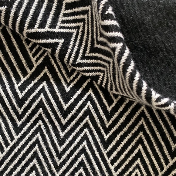 Zara Stretchy Mini Skirt - Size L - Picture 4 of 4